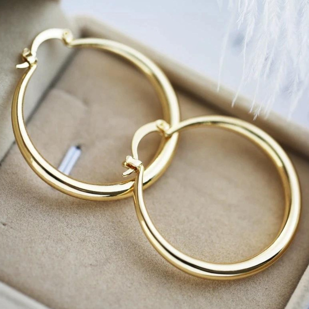 Dolores — Boucles d'Oreilles Dorées du Quotidien