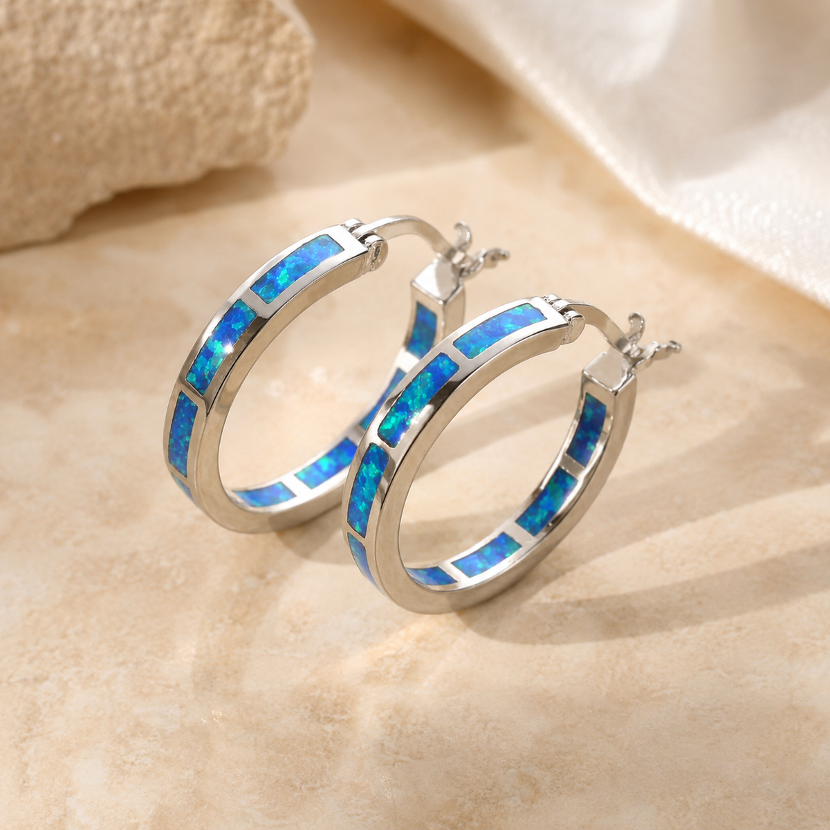 Belén — Boucles d'Oreilles Rondes Opale de Feu Bleue