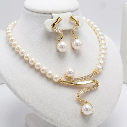 Almudena — Parure Collier et Boucles d'Oreilles Perles Naturelles