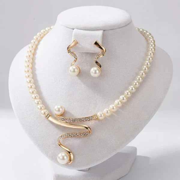 Almudena — Parure Collier et Boucles d'Oreilles Perles Naturelles