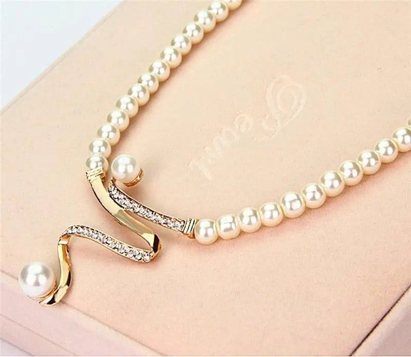 Almudena — Parure Collier et Boucles d'Oreilles Perles Naturelles