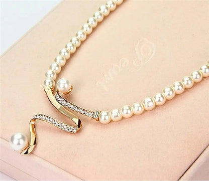 Almudena — Parure Collier et Boucles d'Oreilles Perles Naturelles