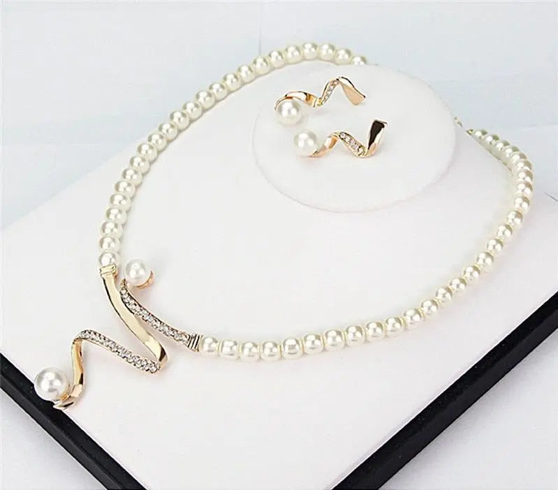 Fabiola — Ensemble Collier et Boucles d'Oreilles Perles Naturelles