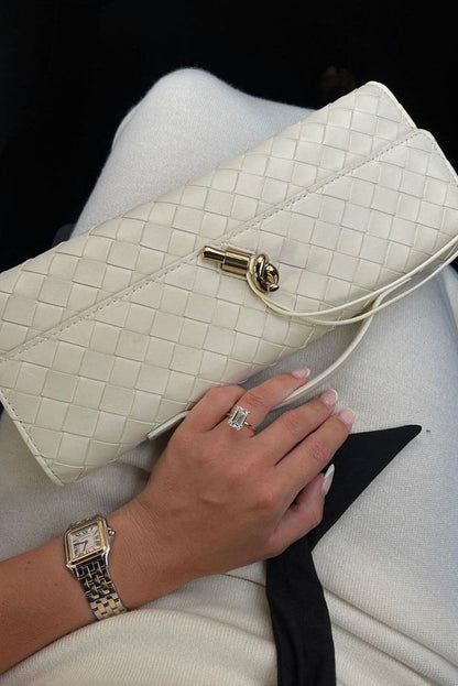 Melanie™ | Pochette à nœud doré