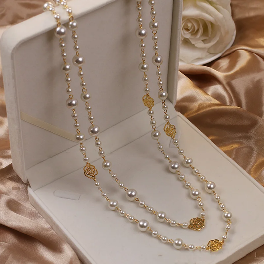 Mercedes — Collier Doré Élégant aux Perles