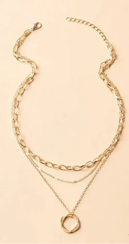 Trinidad — Collier Doré Multicouche à Pendentif