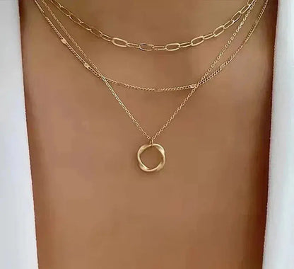 Trinidad — Collier Doré Multicouche à Pendentif