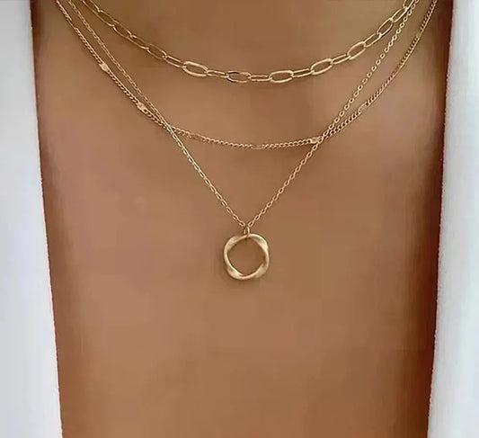 Trinidad — Collier Doré Multicouche à Pendentif
